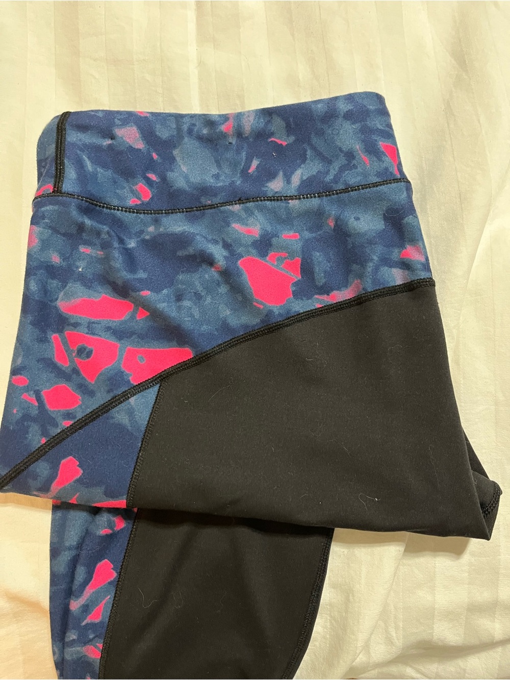 bcg Navy & Hot Pink Print Athletic Leggings with Black Panels
16-03